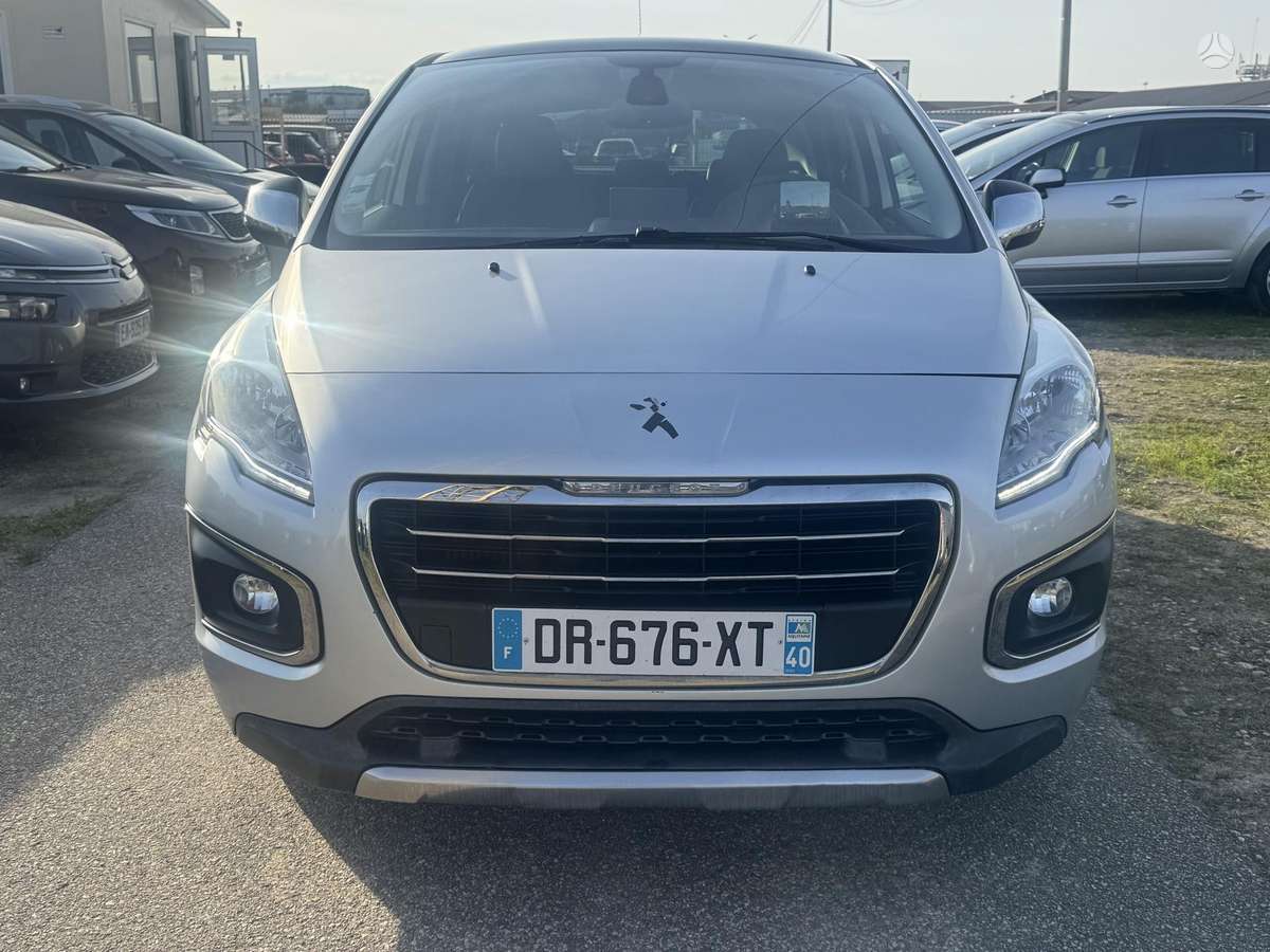 Peugeot 3008 2015 — rear view