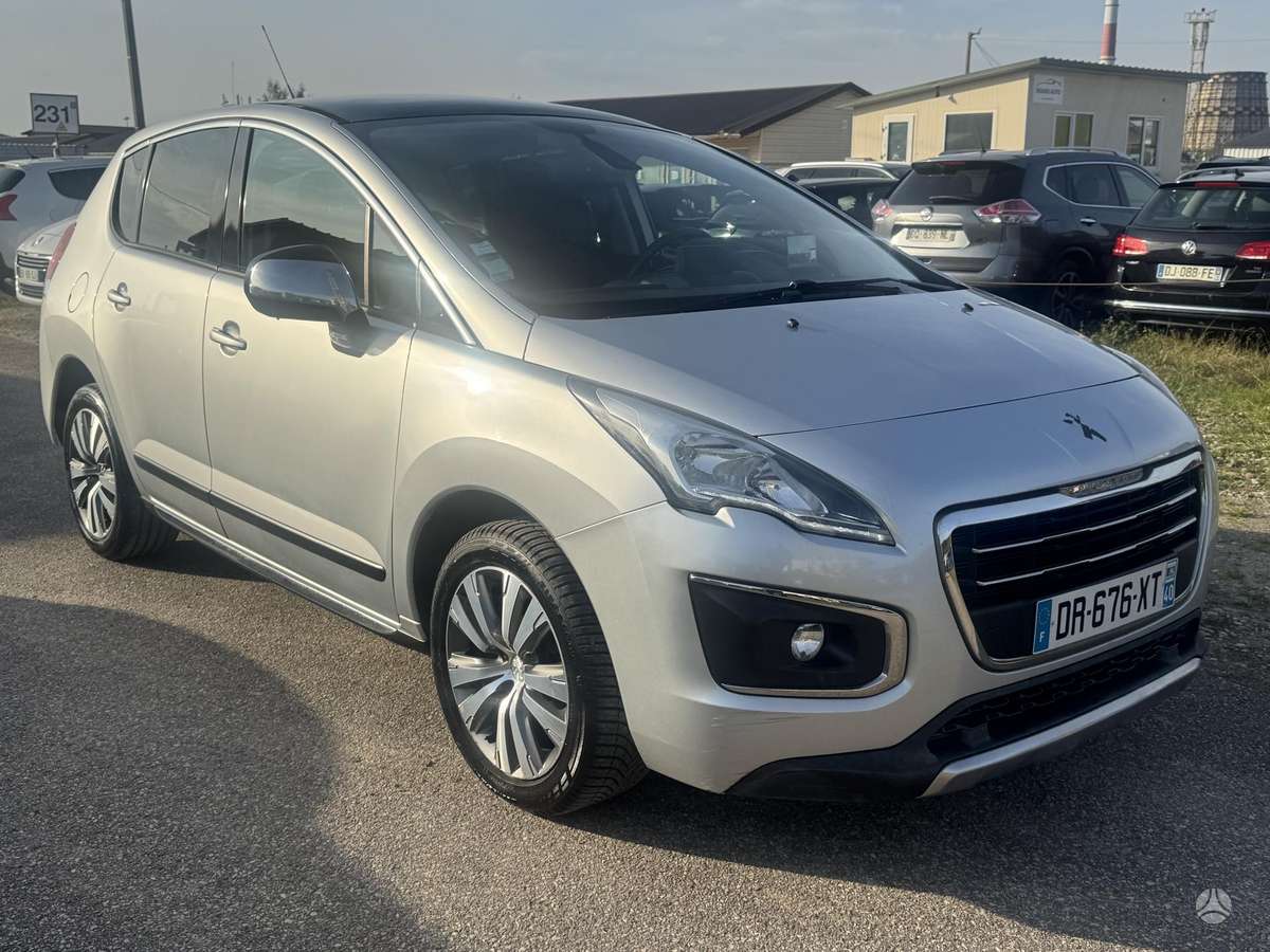 Peugeot 3008 2015 — interior