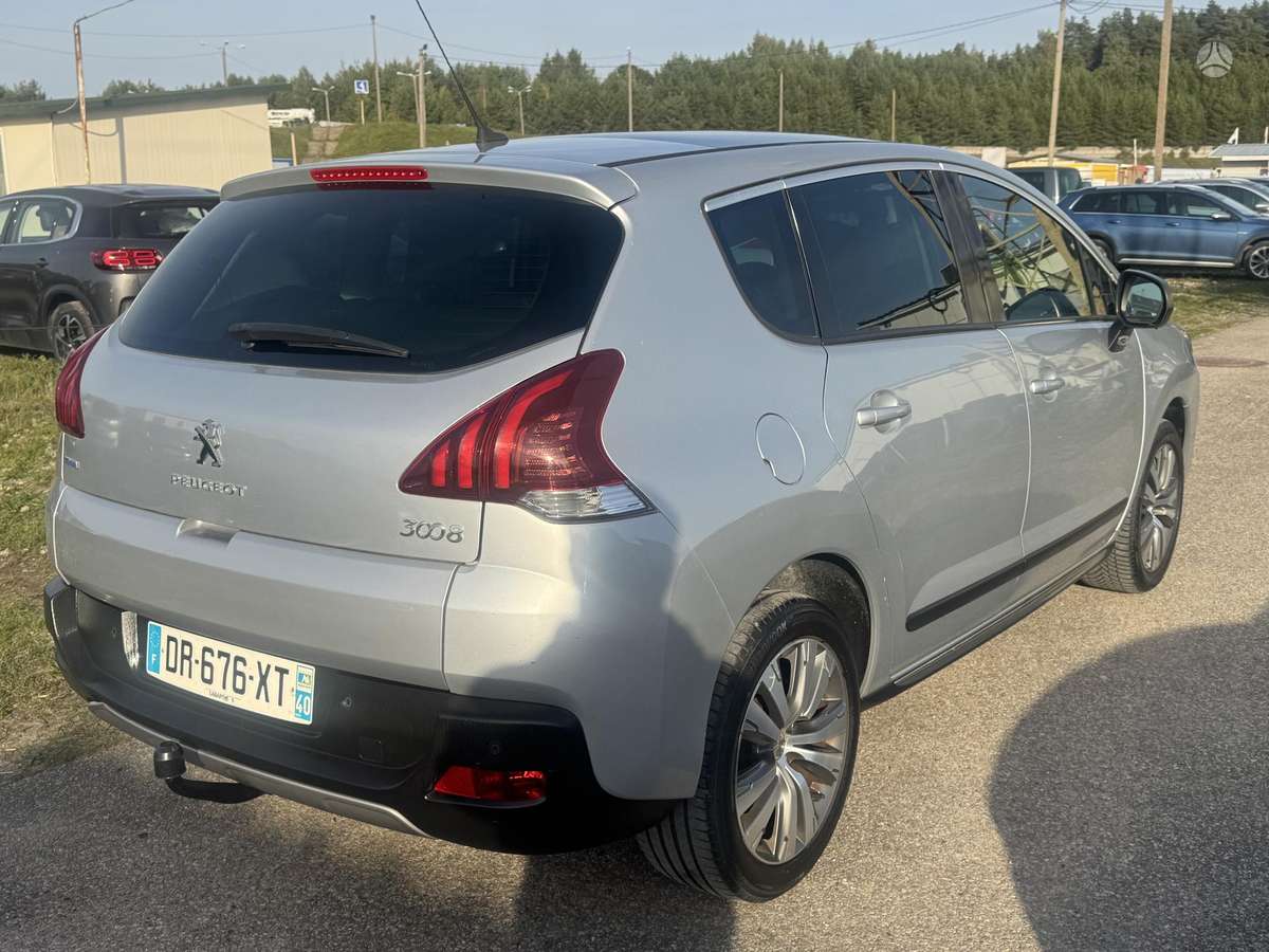 Peugeot 3008 2015 — engine 1560 cm³, 120 HP (88kW)