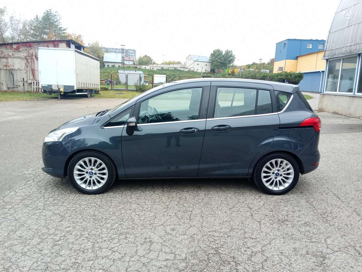 Ford B-MAX 2014 — rear view