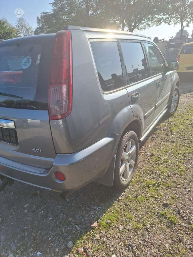 Nissan X-Trail 2007 — салон