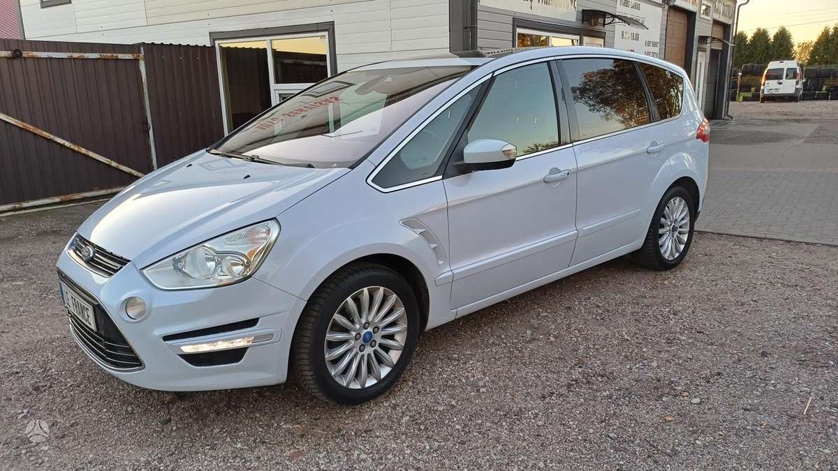 Ford S-MAX 2013 — photo 10