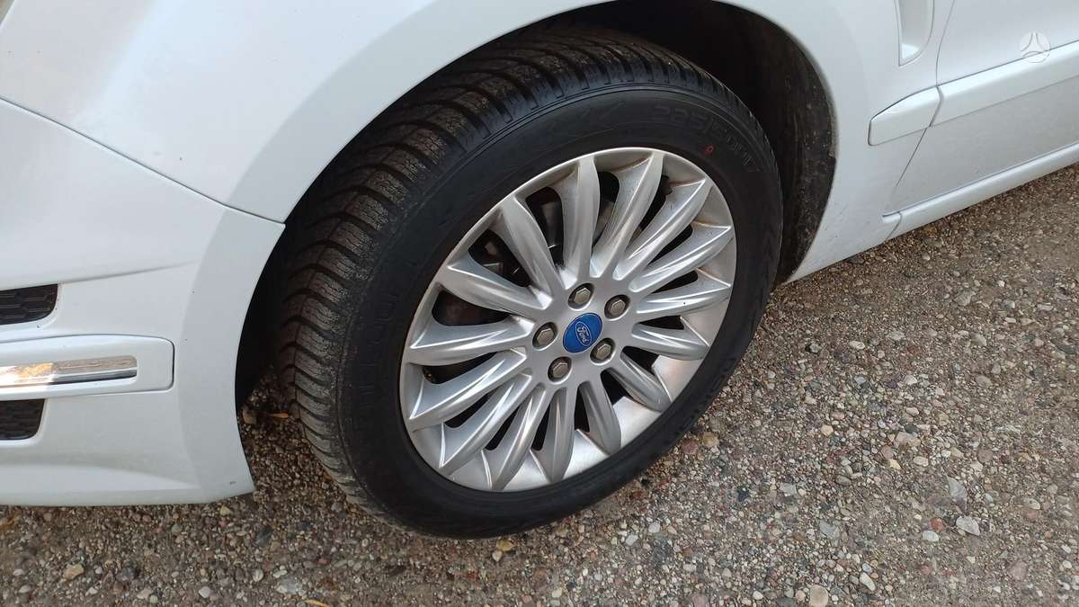 Ford S-MAX 2013 — photo 11