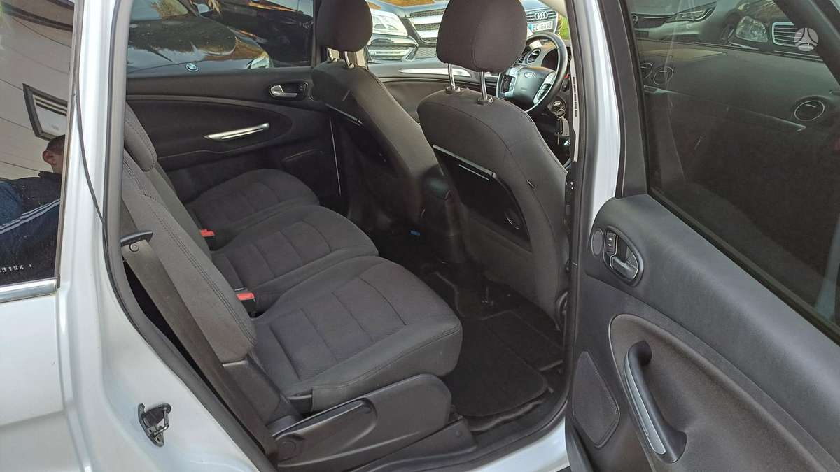 Ford S-MAX 2013 — photo 14