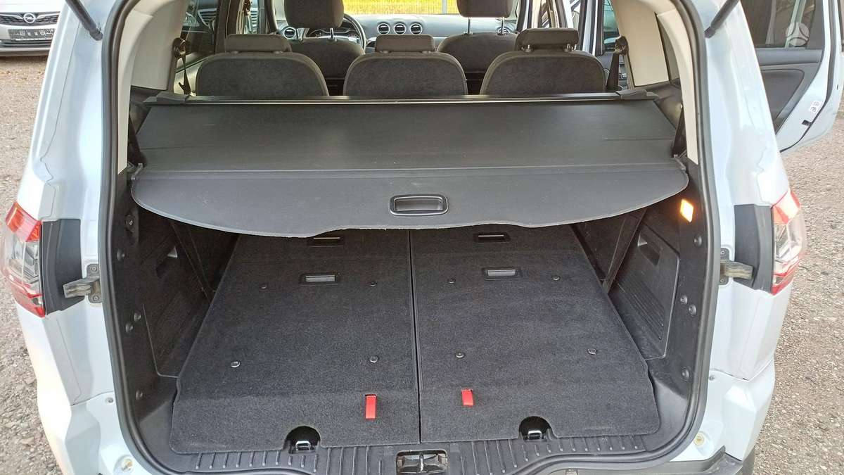 Ford S-MAX 2013 — photo 15