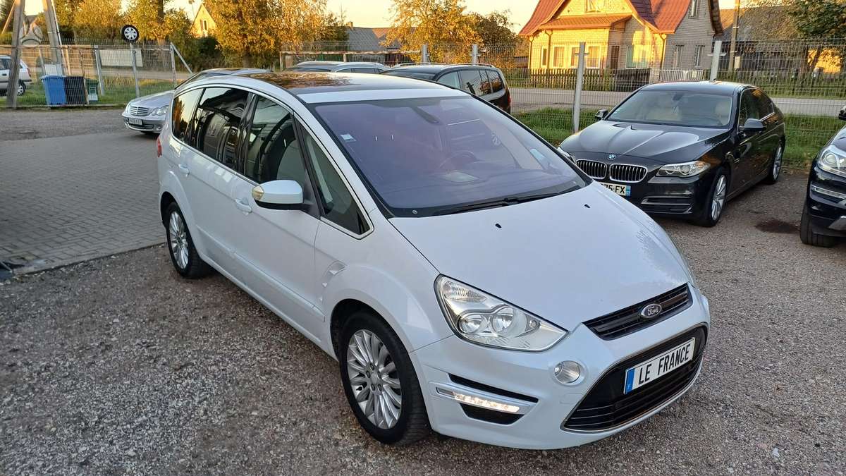Ford S-MAX 2013 — photo 19