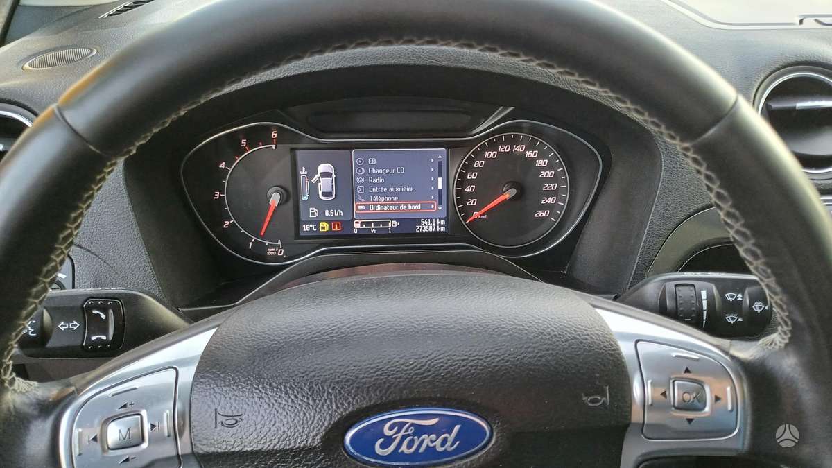Ford S-MAX 2013 — photo 20