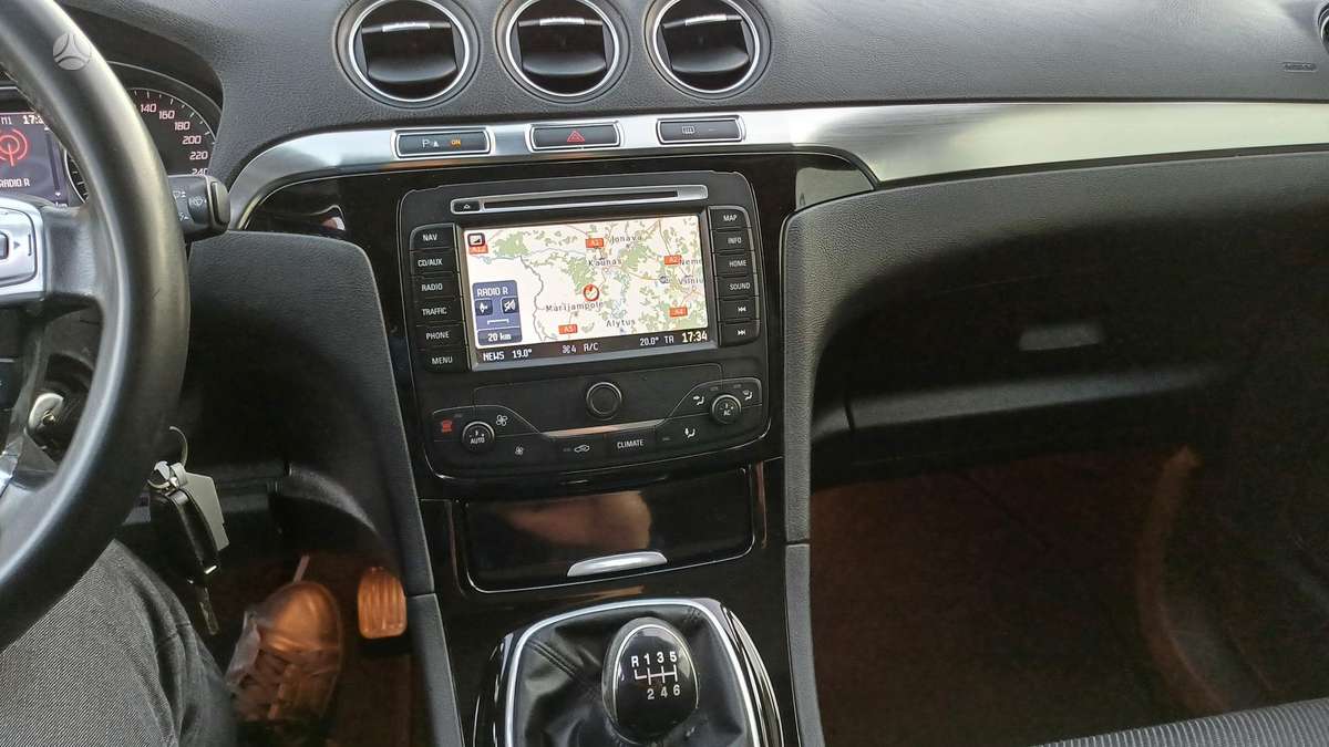 Ford S-MAX 2013 — photo 21