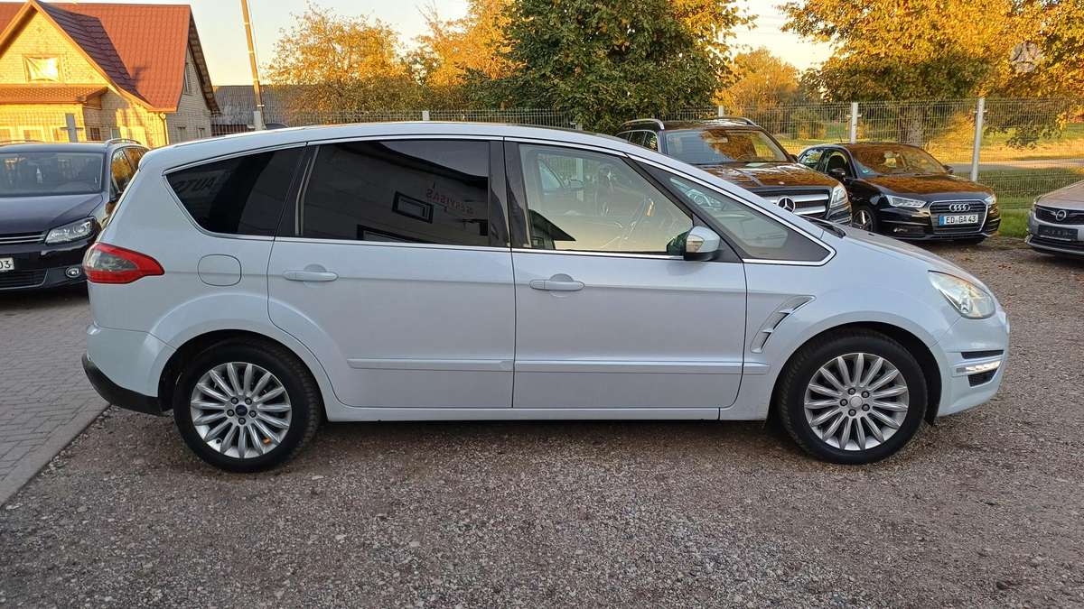 Ford S-MAX 2013 — engine 2000 cm³, 140 HP (103kW)