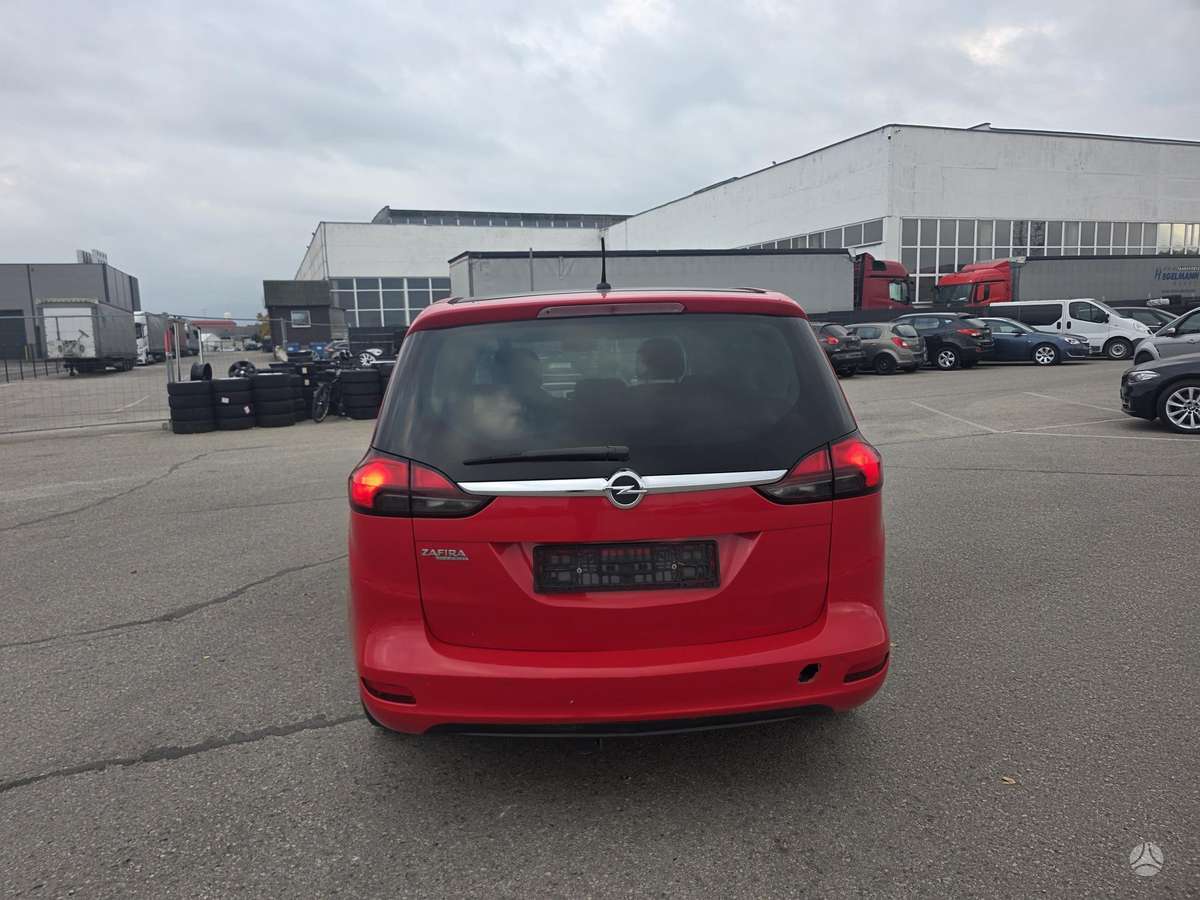 Opel Zafira 2012 — photo 10