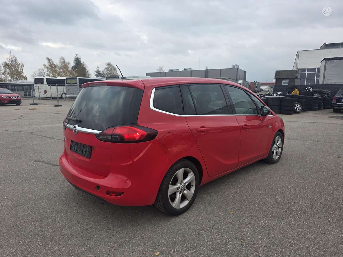 Opel Zafira 2012 — photo 13