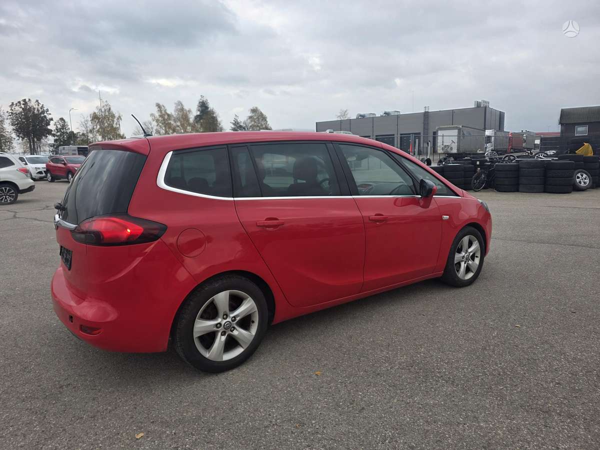 Opel Zafira 2012 — photo 14