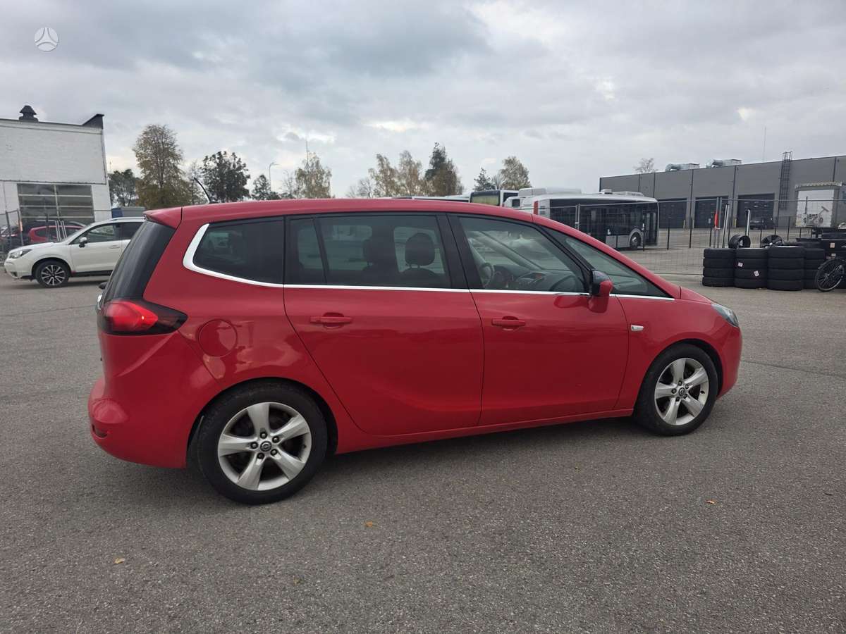 Opel Zafira 2012 — photo 15