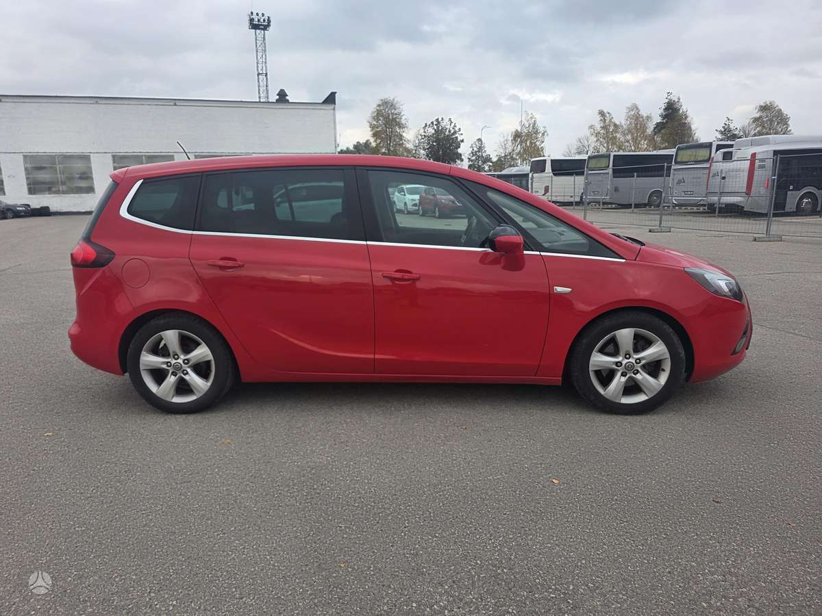 Opel Zafira 2012 — photo 17