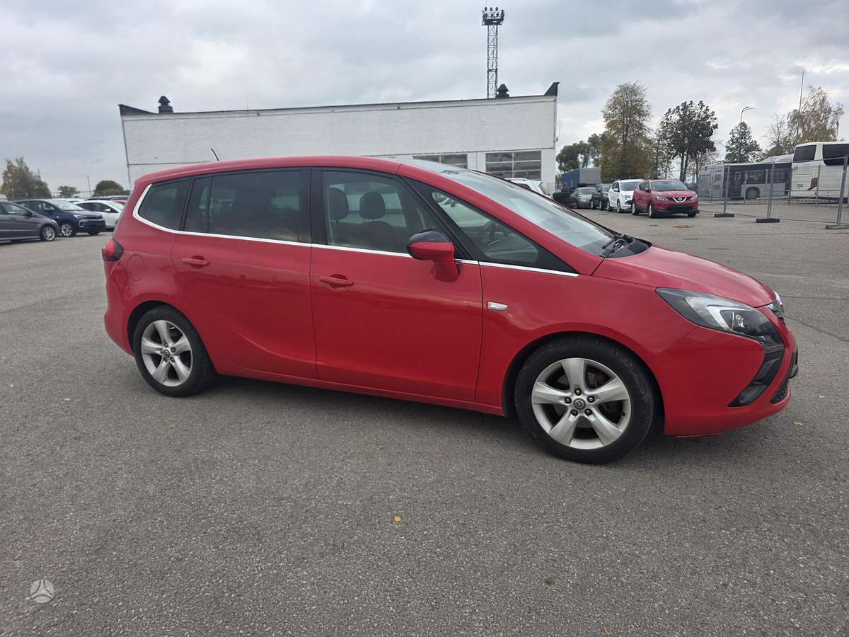 Opel Zafira 2012 — photo 19