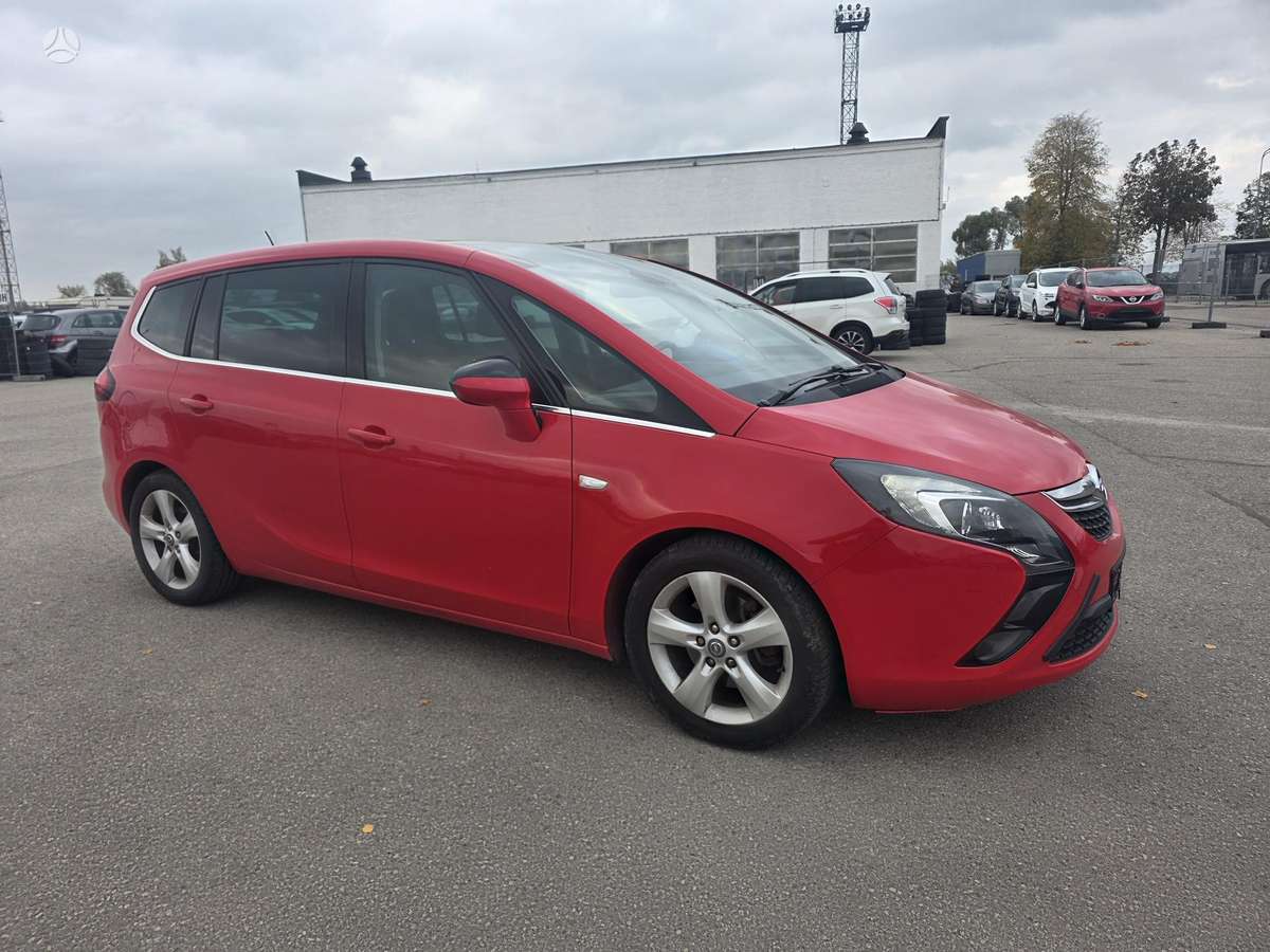 Opel Zafira 2012 — photo 20