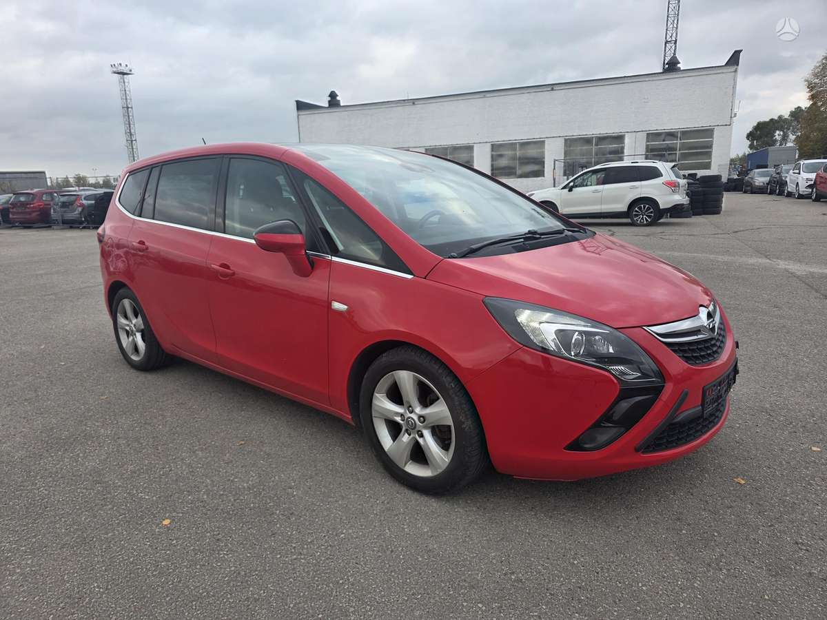 Opel Zafira 2012 — photo 21