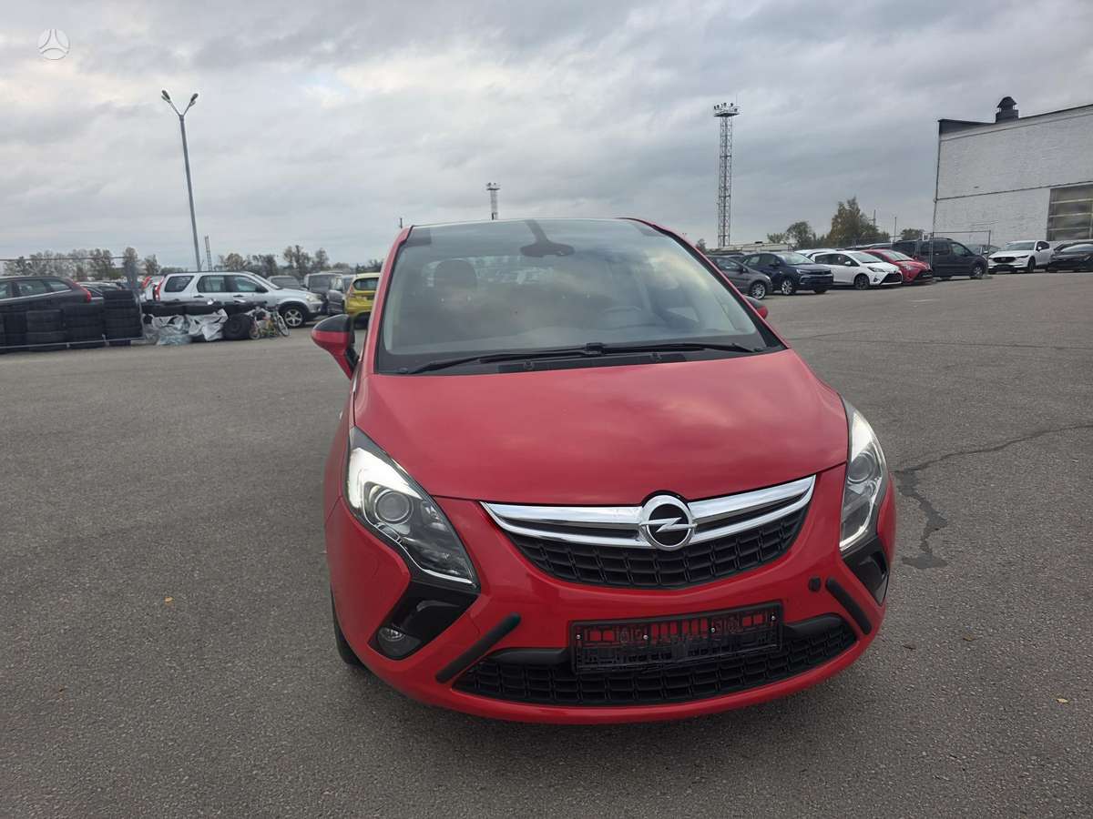 Opel Zafira 2012 — photo 24