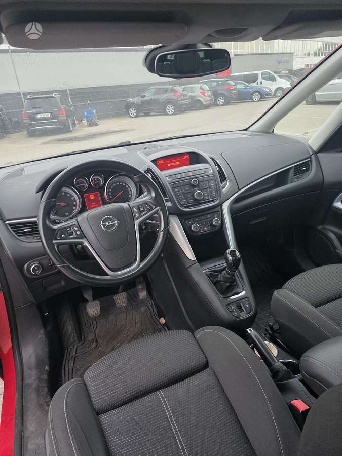 Opel Zafira 2012 — photo 30