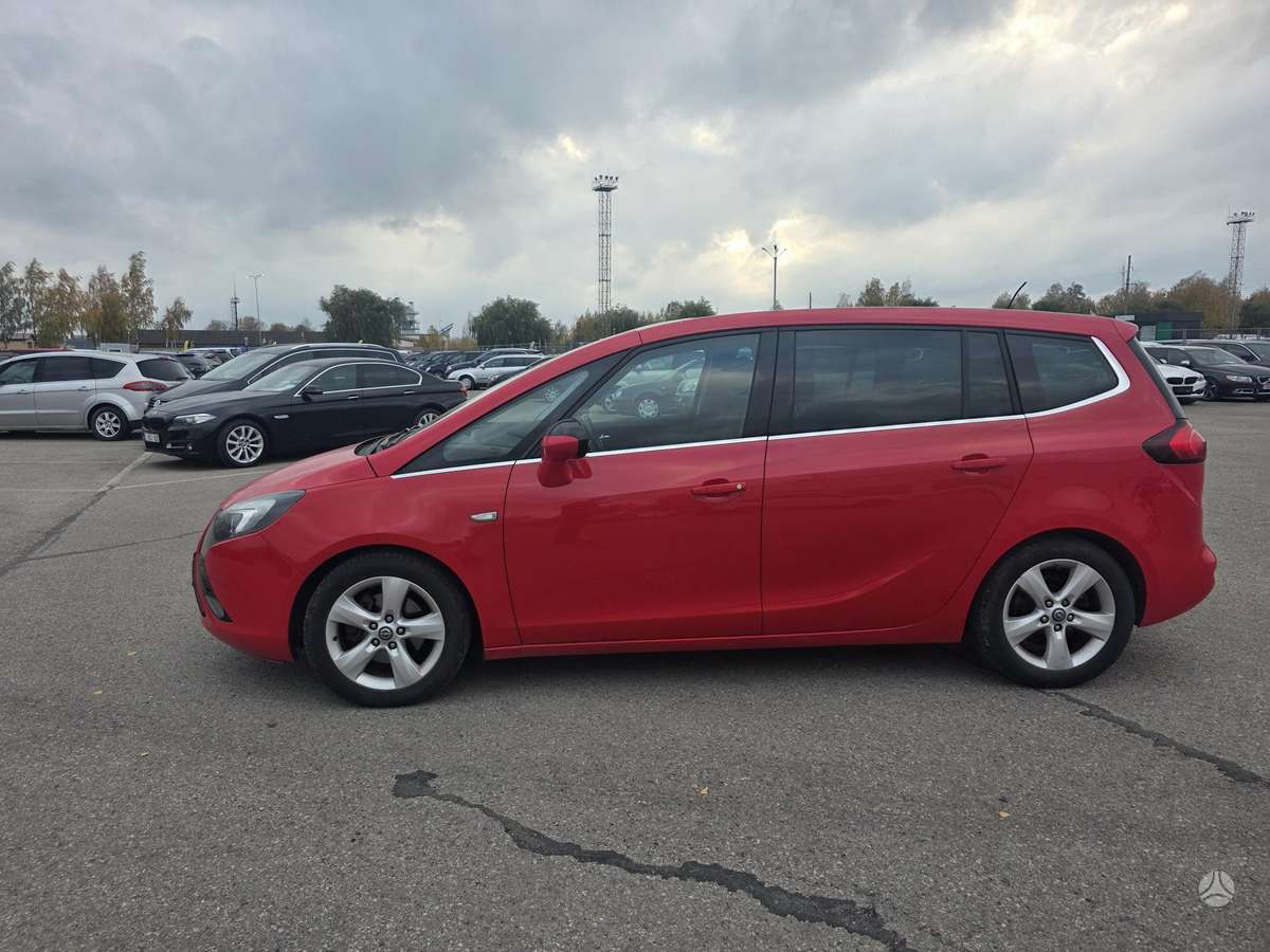 Opel Zafira 2012 — engine 1364 cm³, 120 HP (88kW)