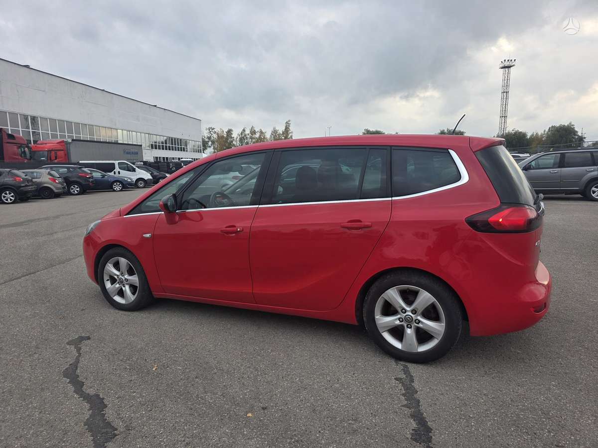 Opel Zafira 2012 — photo 6
