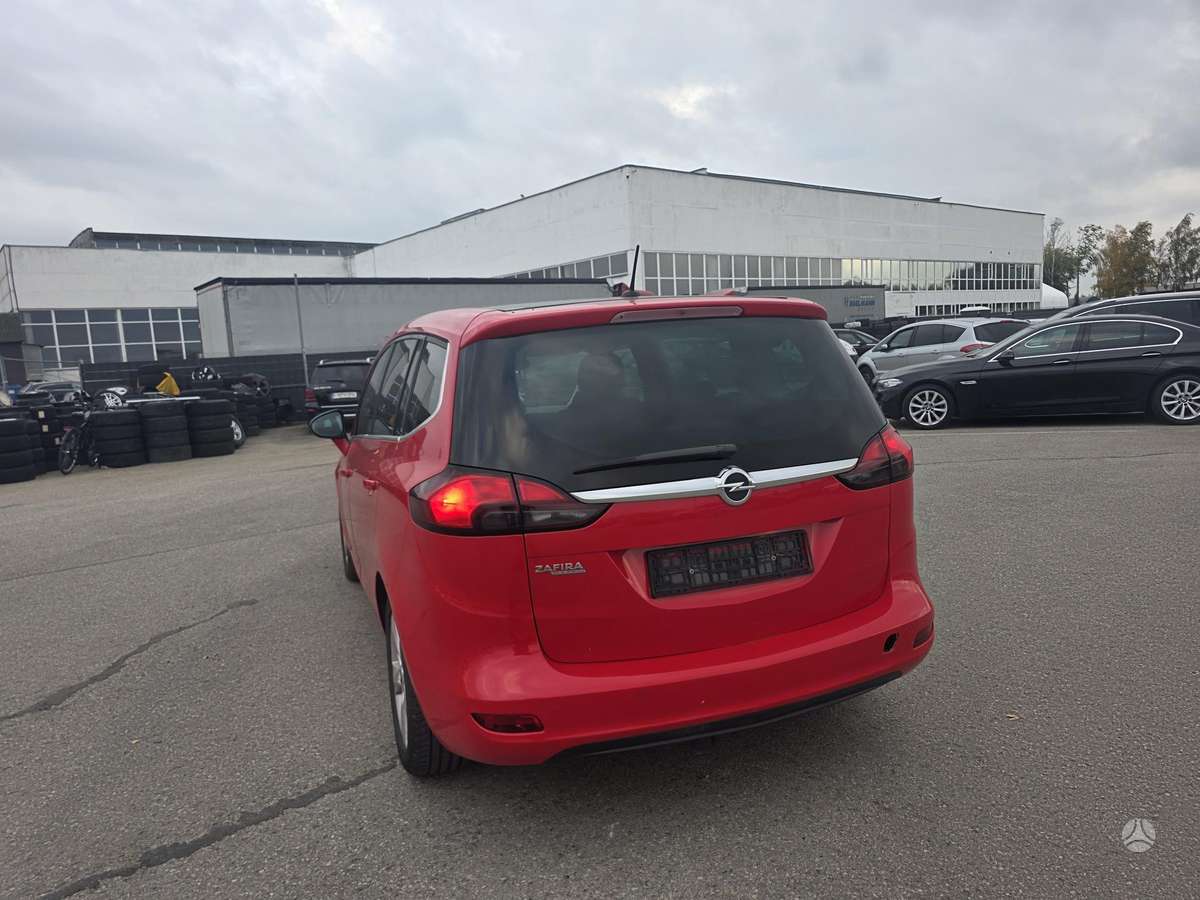Opel Zafira 2012 — photo 9