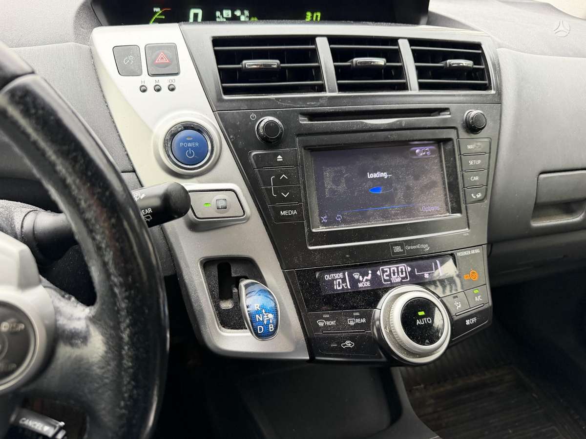 Toyota Prius+ 2012 — photo 11
