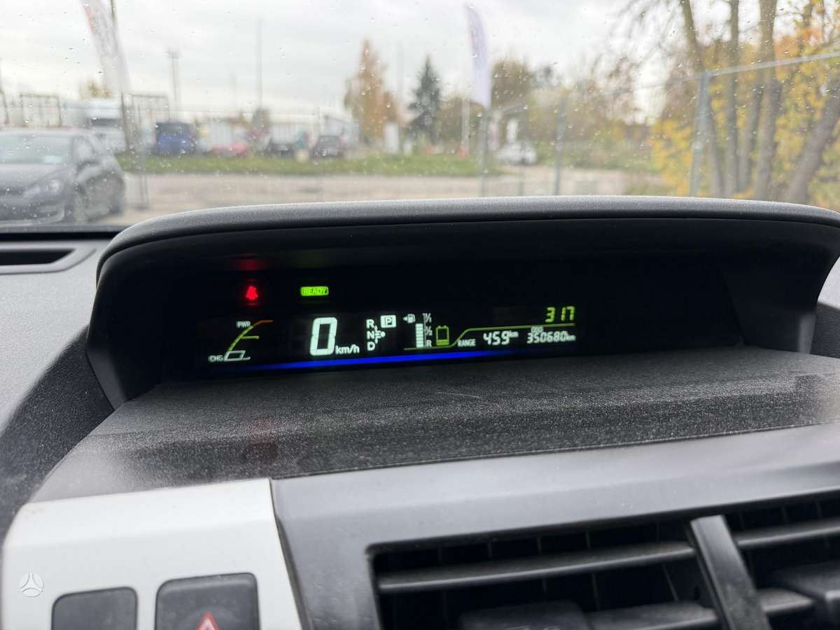 Toyota Prius+ 2012 — photo 12