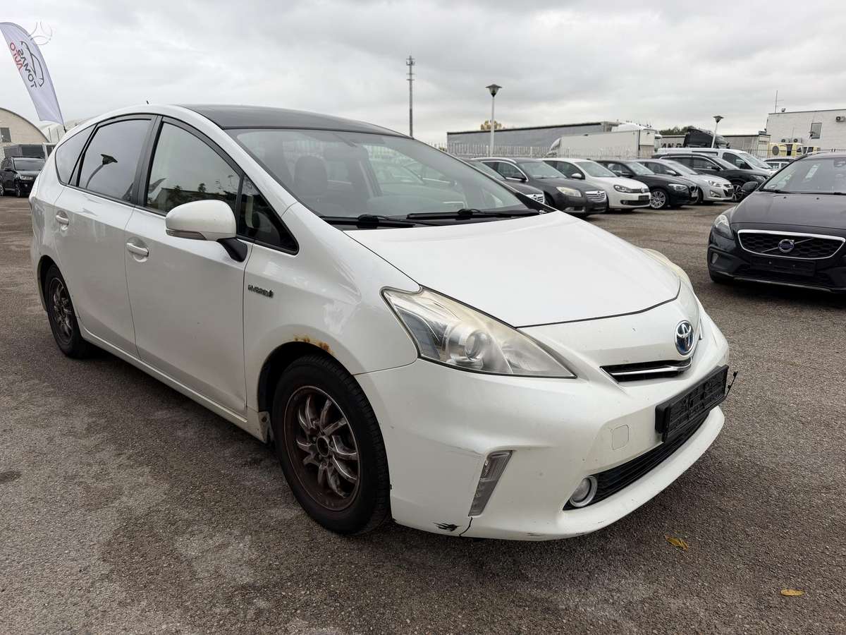 Toyota Prius+ 2012 — rear view
