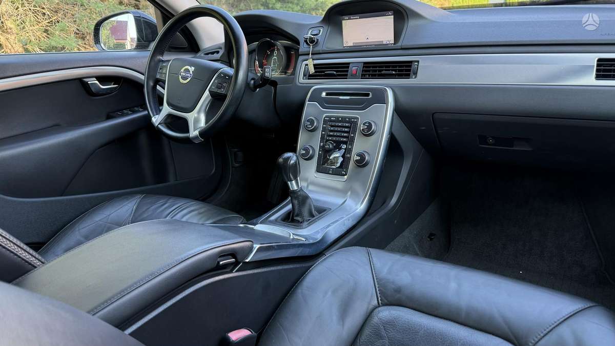Volvo V70 2013 — photo 15