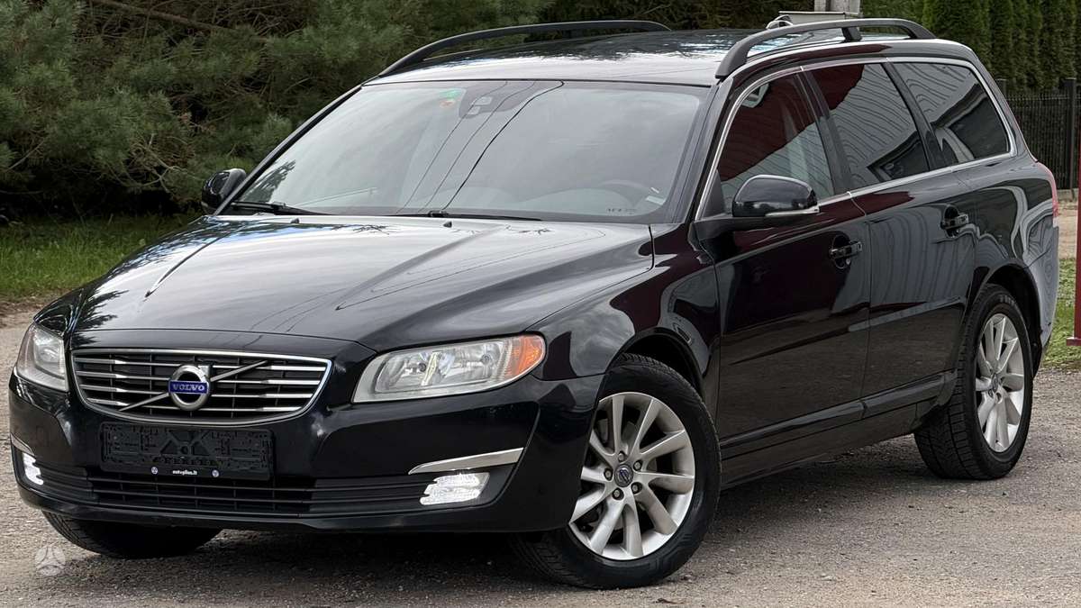 Volvo V70 2013 — rear view
