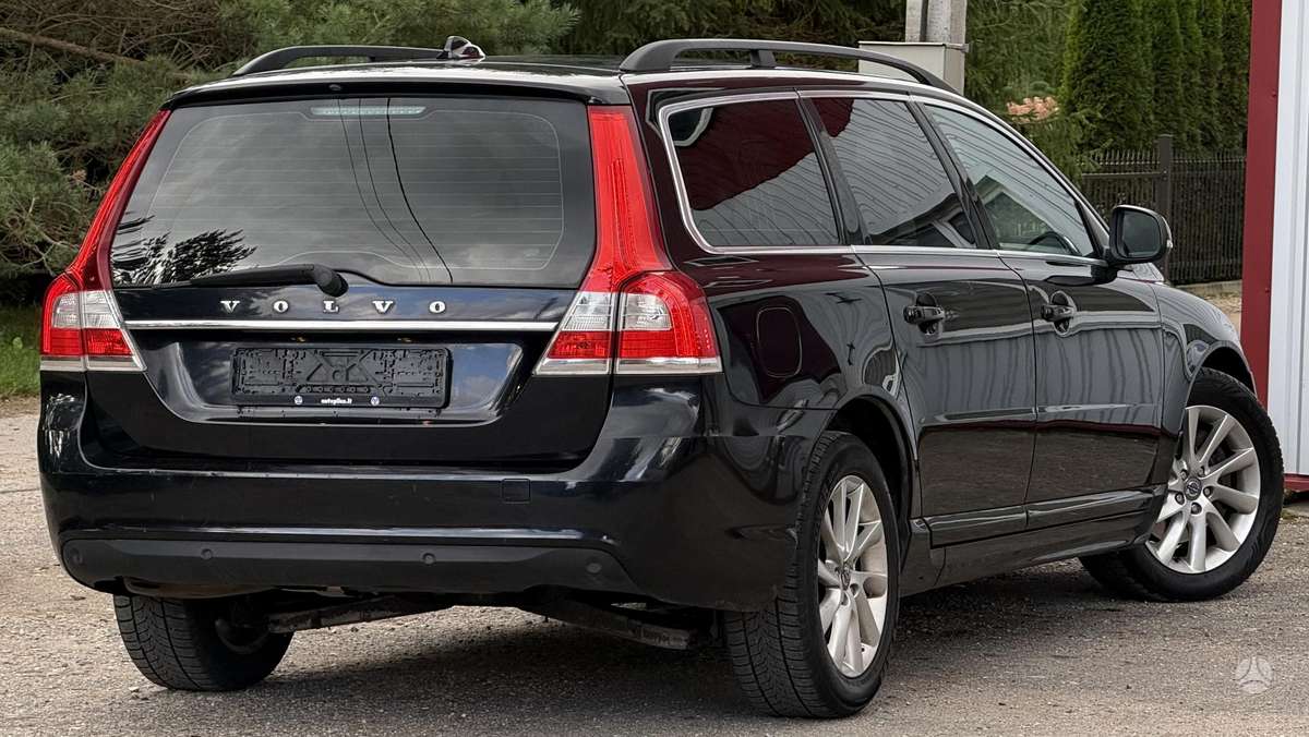 Volvo V70 2013 — interior