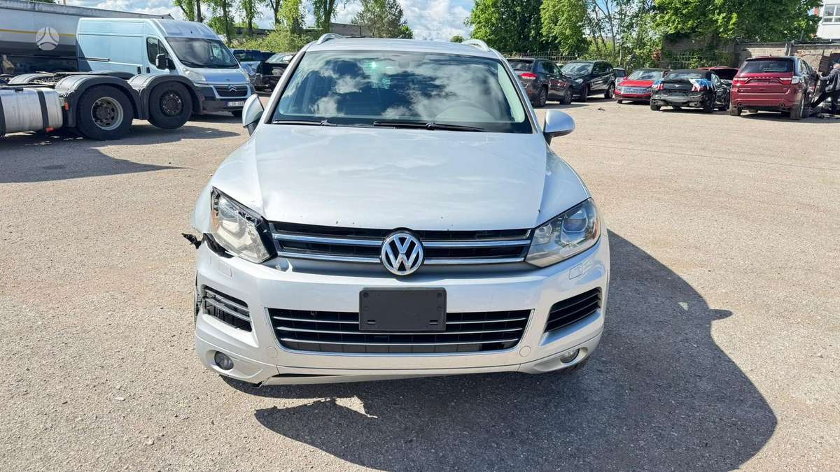 Volkswagen Touareg 2013 — engine 3597 cm³, 280 HP (206kW)