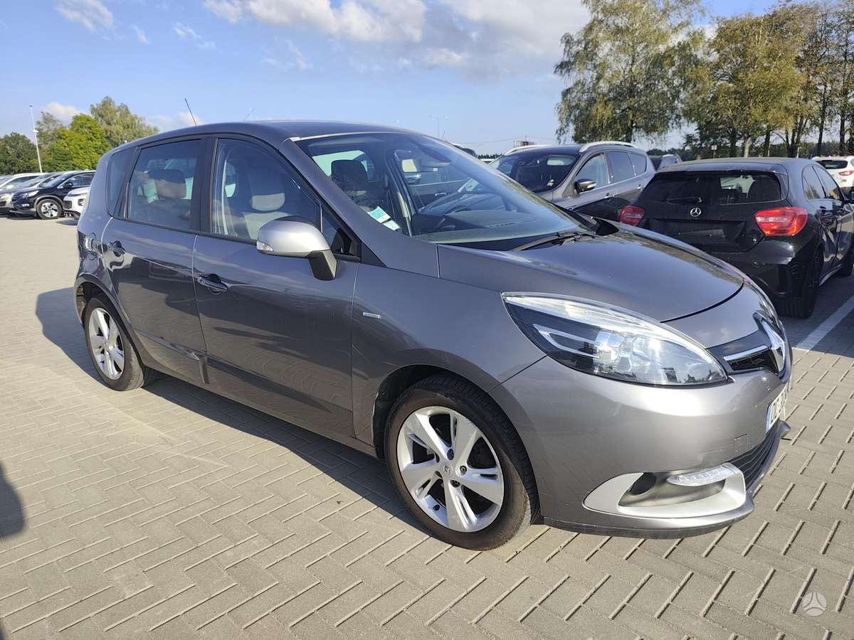 Renault Scenic 2014 — вигляд ззаду