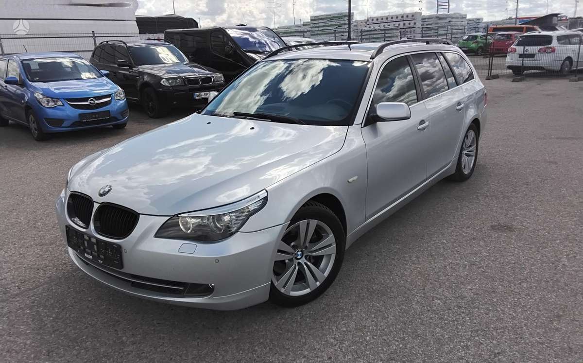 BMW 525 2008 — вигляд ззаду