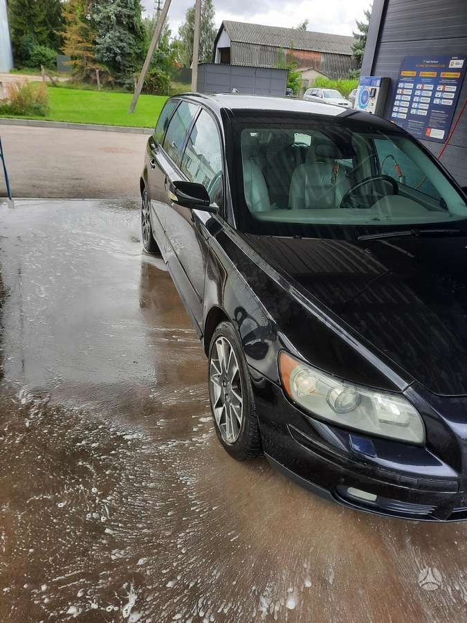 Volvo V50 2005 — engine 2000 cm³