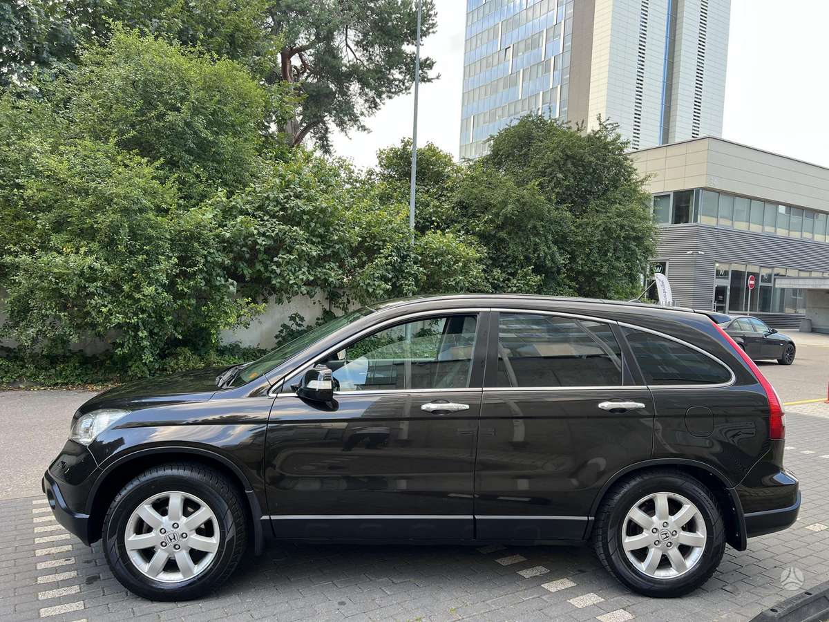 Honda CR-V 2008 — rear view