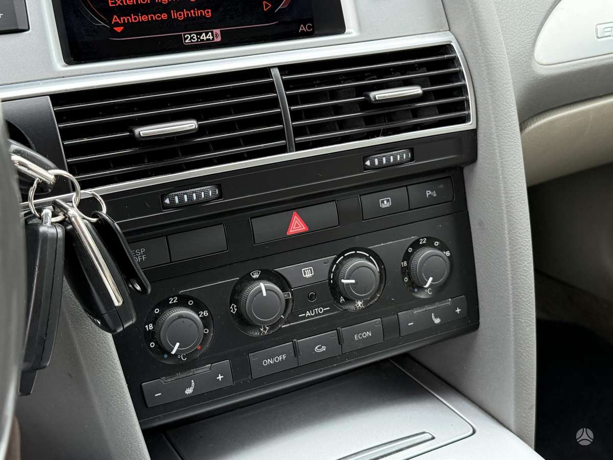 Audi A6 2009 — photo 11
