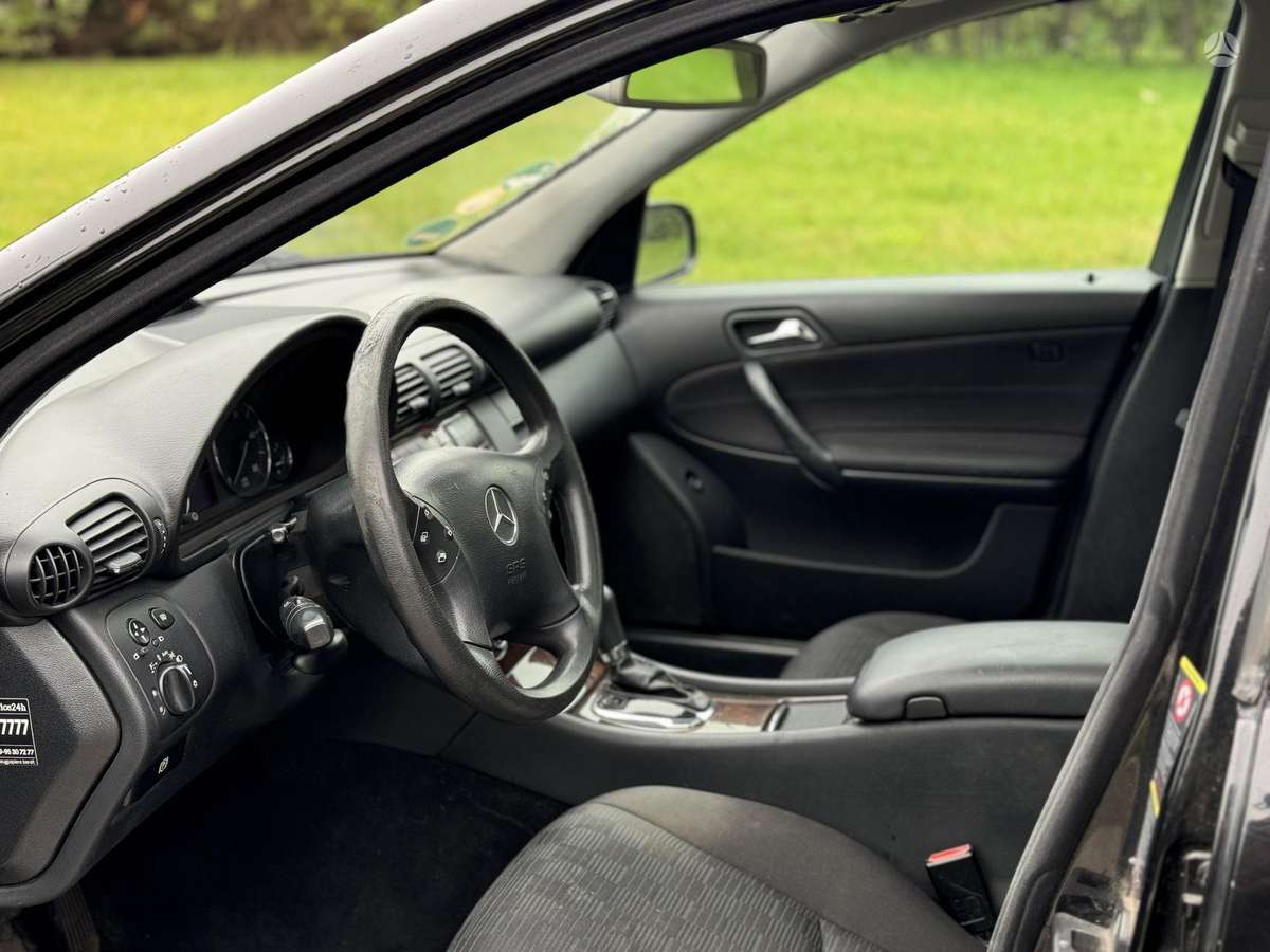 Mercedes-Benz C200 2006 — photo 19