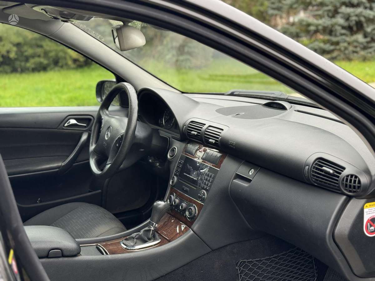 Mercedes-Benz C200 2006 — photo 22