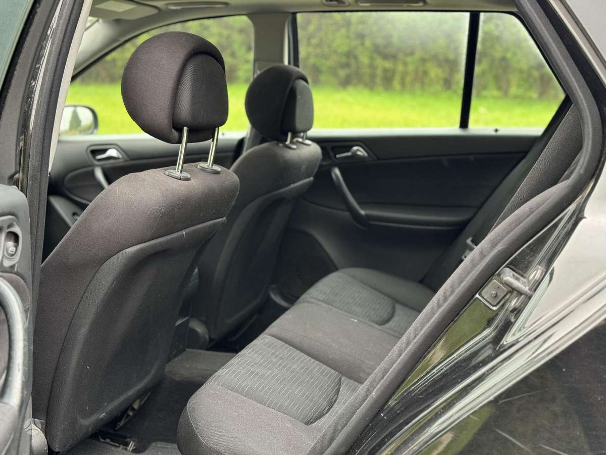 Mercedes-Benz C200 2006 — photo 24