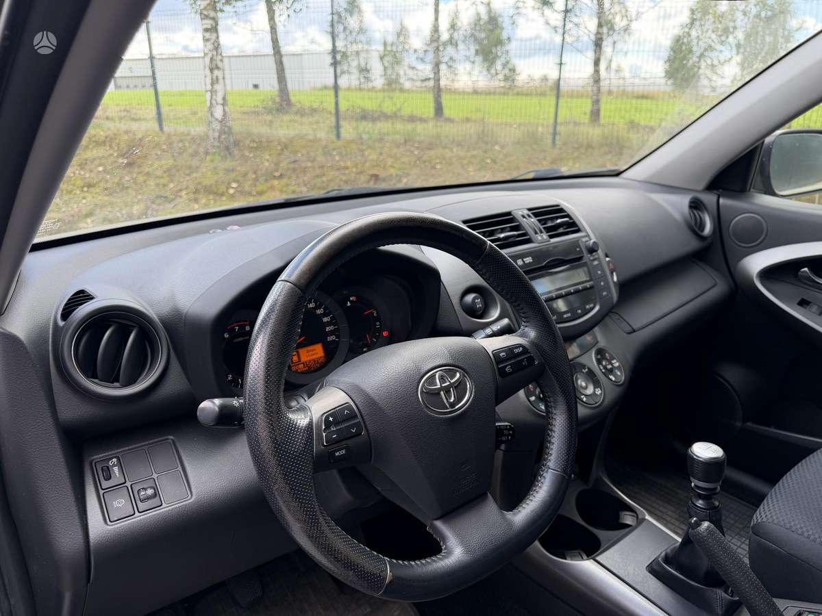 Toyota RAV4 2009 — photo 13