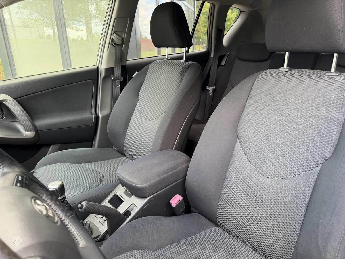 Toyota RAV4 2009 — photo 14