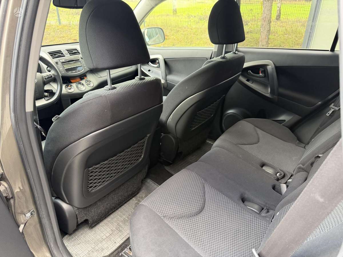 Toyota RAV4 2009 — photo 15