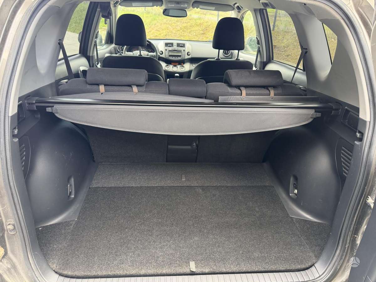 Toyota RAV4 2009 — photo 16