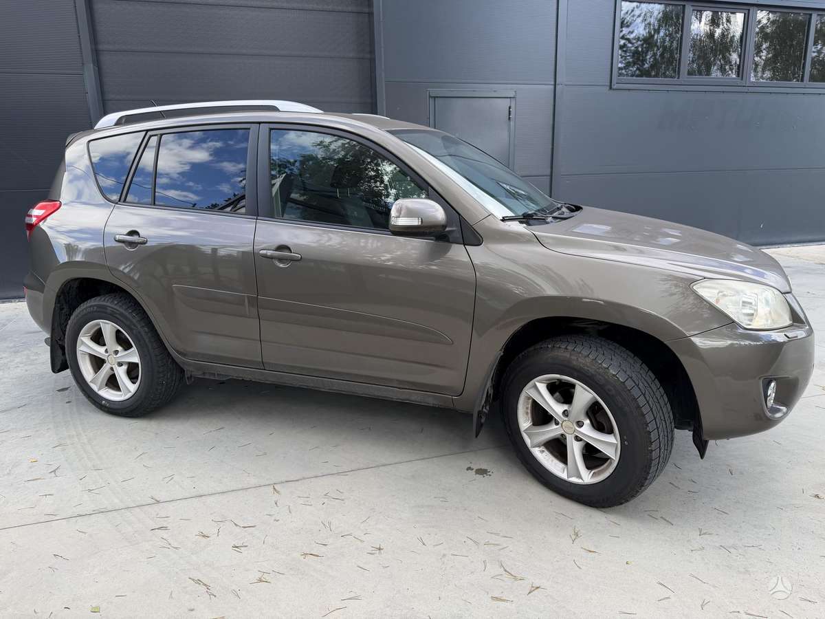 Toyota RAV4 2009 — engine 1998 cm³, 158 HP (116kW)