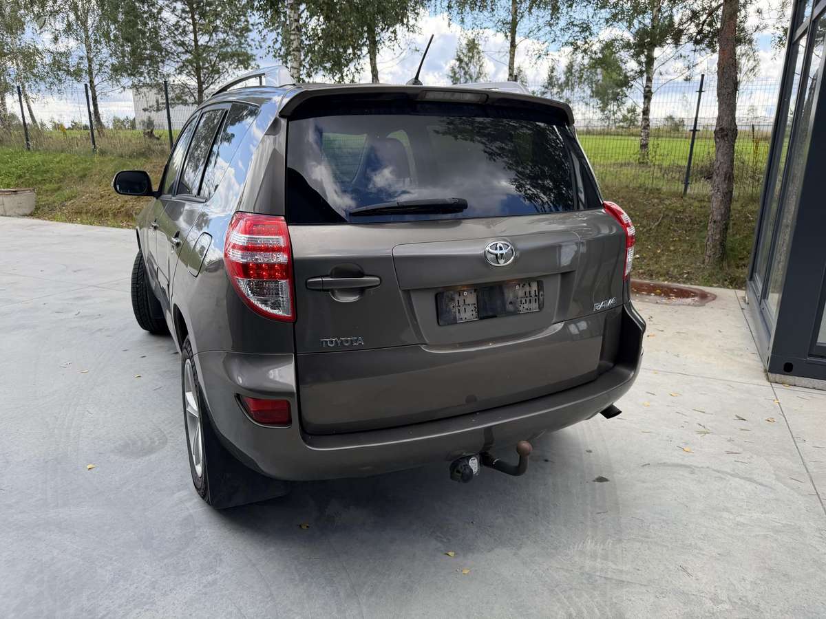 Toyota RAV4 2009 — photo 9
