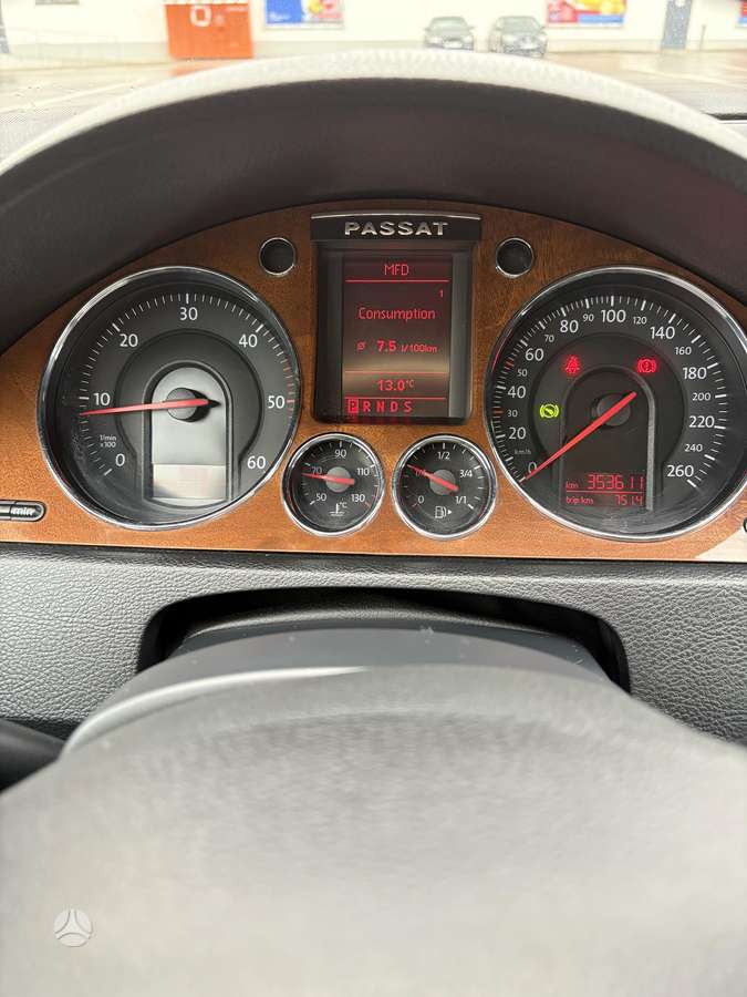 Volkswagen Passat 2006 — photo 12