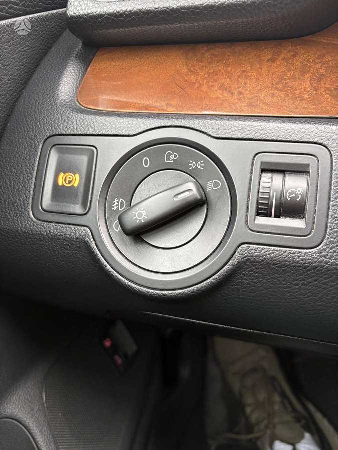 Volkswagen Passat 2006 — photo 13
