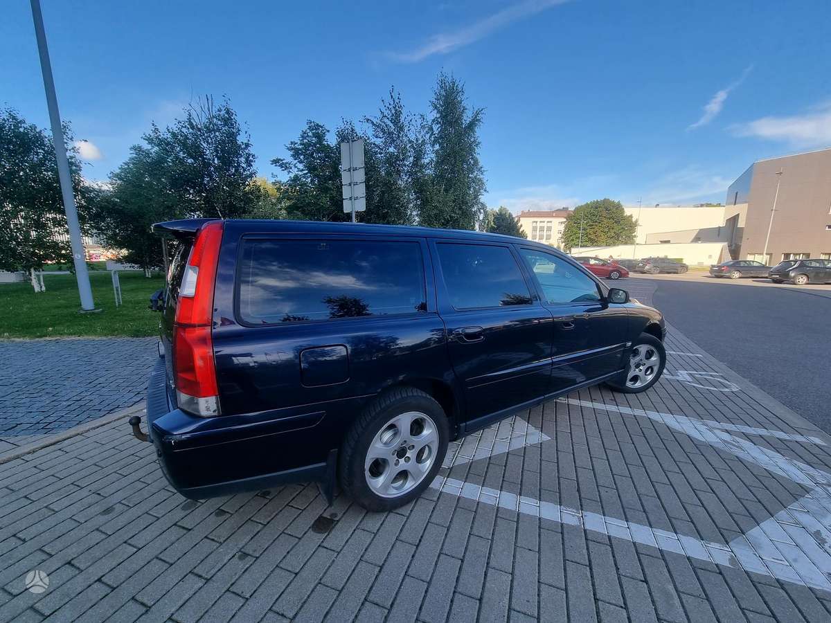 Volvo V70 2006 — engine 2401 cm³, 185 HP (136kW)
